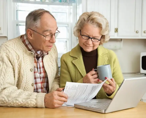 meu pai é aposentado minha mãe pode receber o loas