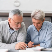 Descobriu Descontos no Seu Benefício do INSS? Saiba Como Resolver e Recuperar Seu Dinheiro!