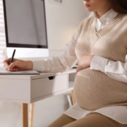 Direitos da Gestante Licença-Maternidade, Estabilidade no Emprego e Proteção Contra Assédio