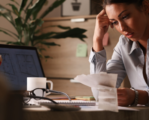 Reajuste abusivo de plano de saúde: aumento por faixa etária e sinistralidade pode ser revisado