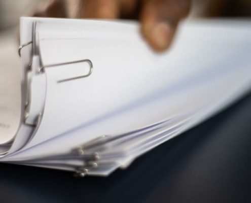 Aumento Abusivo em Planos de Saúde Coletivos para Empresas e Sindicatos: Como Identificar e Exigir o Reequilíbrio Contratual