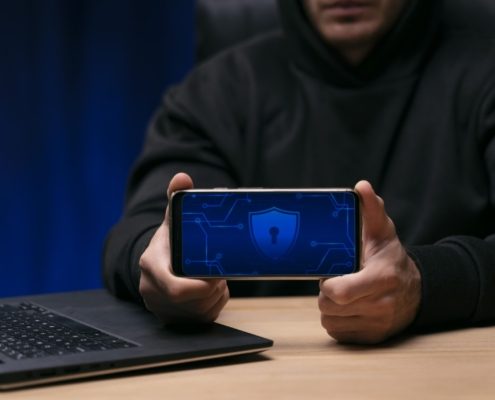 Teve seus dados vazados e está com medo de fraudes? Veja o que fazer agora para proteger CPF, CNPJ e evitar prejuízos. Saiba seus direitos!