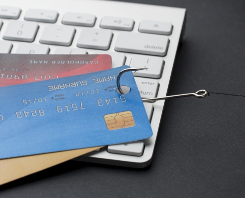 A Resolução CMN nº 4.966/2021, do Banco Central do Brasil, reformula as regras contábeis para instrumentos financeiros, exigindo provisões baseadas em "perdas esperadas" (em vez de incorridas) e alinhando o sistema financeiro nacional ao padrão internacional IFRS 9. Com vigência plena a partir de janeiro de 2025, impacta a classificação de ativos, passivos e a gestão de riscos.