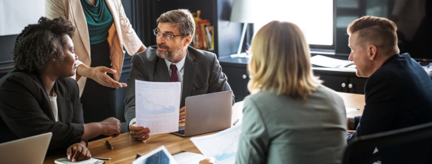 Pressa, desorganização e falta de inteligência jurídica: por que muitos negócios perdem dinheiro antes mesmo de crescer