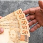 Golpe do falso investimento: como recuperar o dinheiro de pirâmides, cripto e "robôs" do WhatsApp (2026)