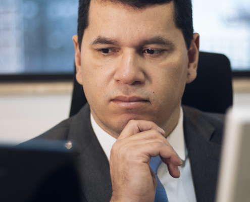 Fraudes e golpes bancários no Brasil: o cenário recorde de 2025, por que o setor é o principal alvo e o que fazer para se proteger e buscar seus direitos