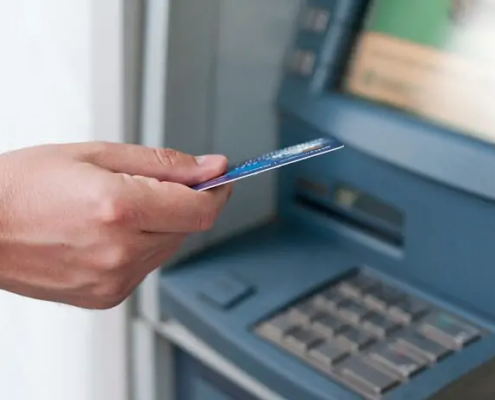 Dívida no cartão de crédito e o rotativo: como sair e quando é possível revisar