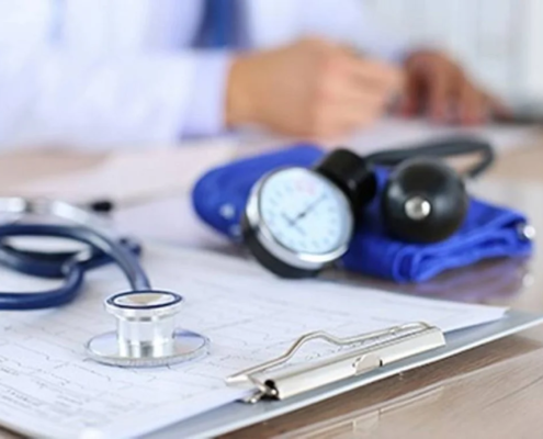 Pacote de vários ciclos de FIV é venda casada? A abusividade contratual à luz do CDC