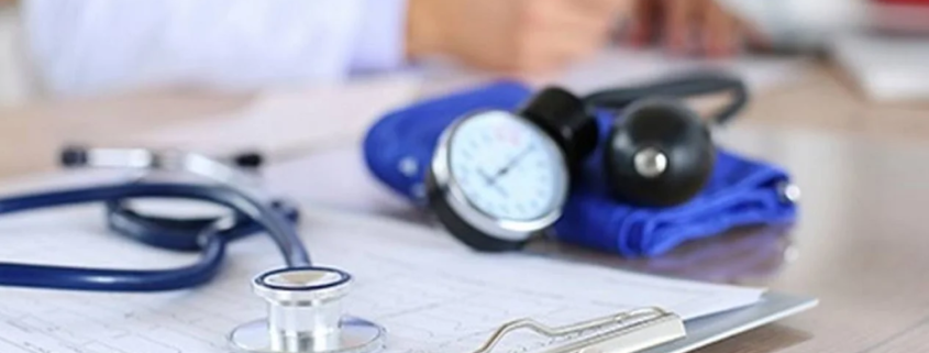 Pacote de vários ciclos de FIV é venda casada? A abusividade contratual à luz do CDC